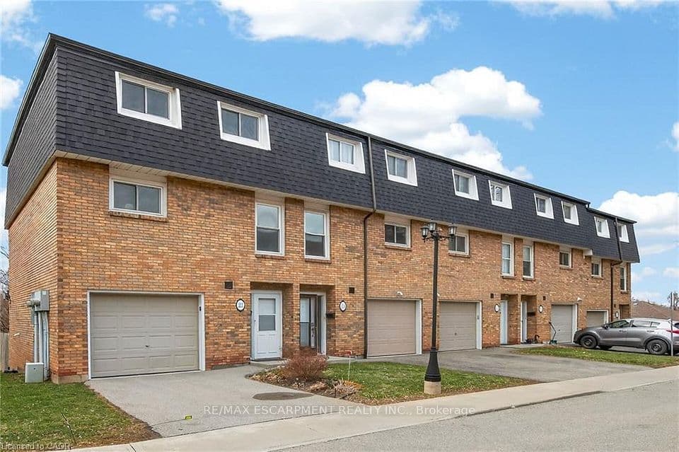 23 Rosedale Court, Hamilton, ON L8B 4G1 – main photo