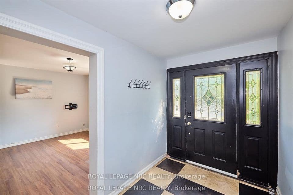 557 Geneva Street, St. Catharines, ON L2N 2J1 – photo 3