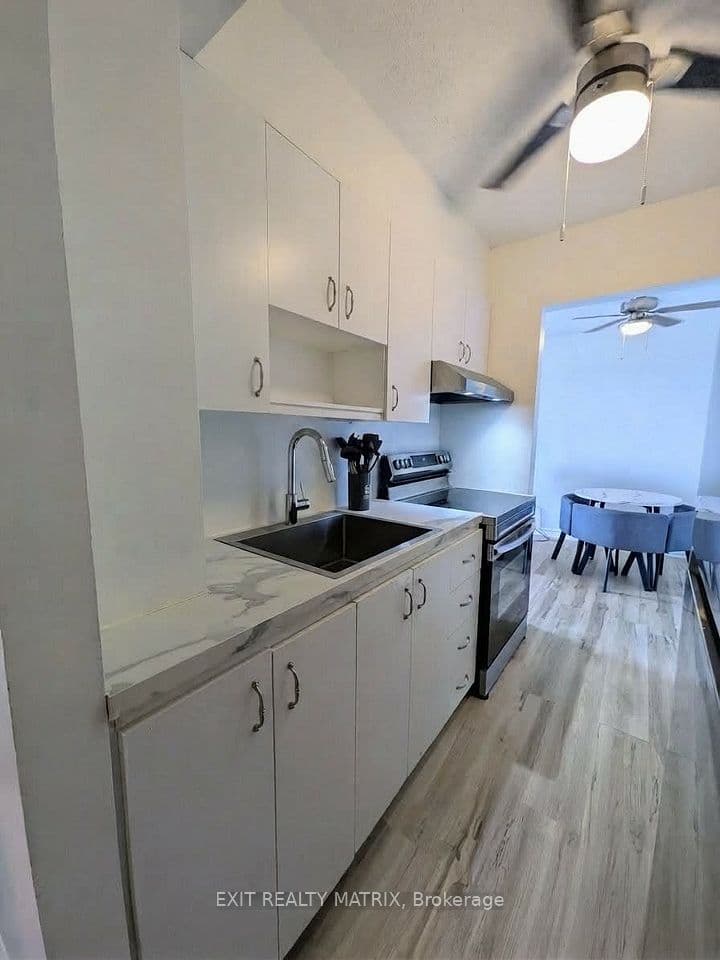 2041 Arrowsmith Drive 402C, Beacon Hill North - South and Area, ON K1J 7V7 – photo 2