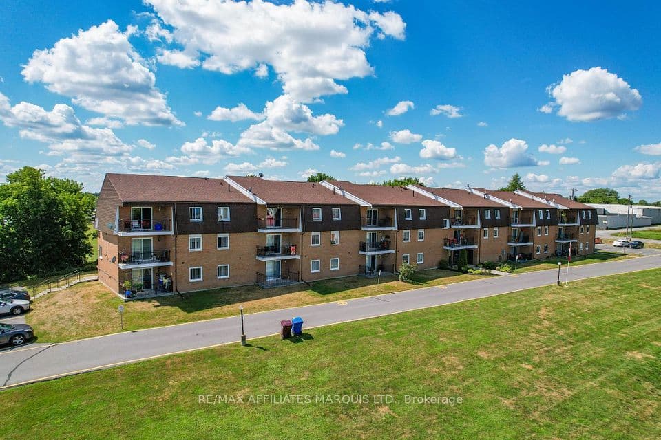 220 Kenyon Street W 302, North Glengarry, ON K0C 1A0 – main photo