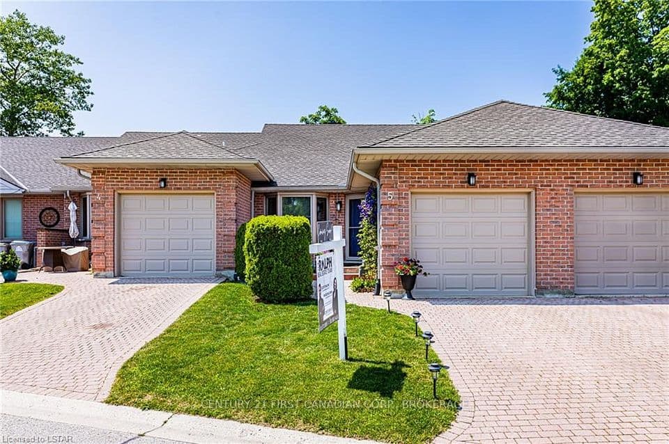 90 ONTARIO Street S 5, Lambton Shores, ON N0M 1T0 – photo 3