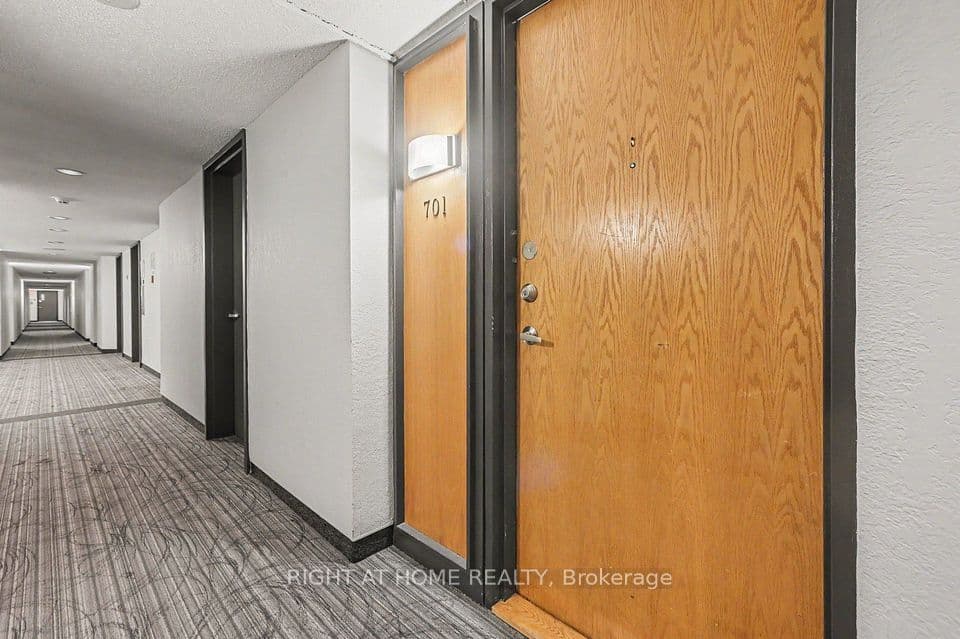 2759 Carousel Crescent N 701, Blossom Park - Airport and Area, ON K1T 2N5 – photo 2