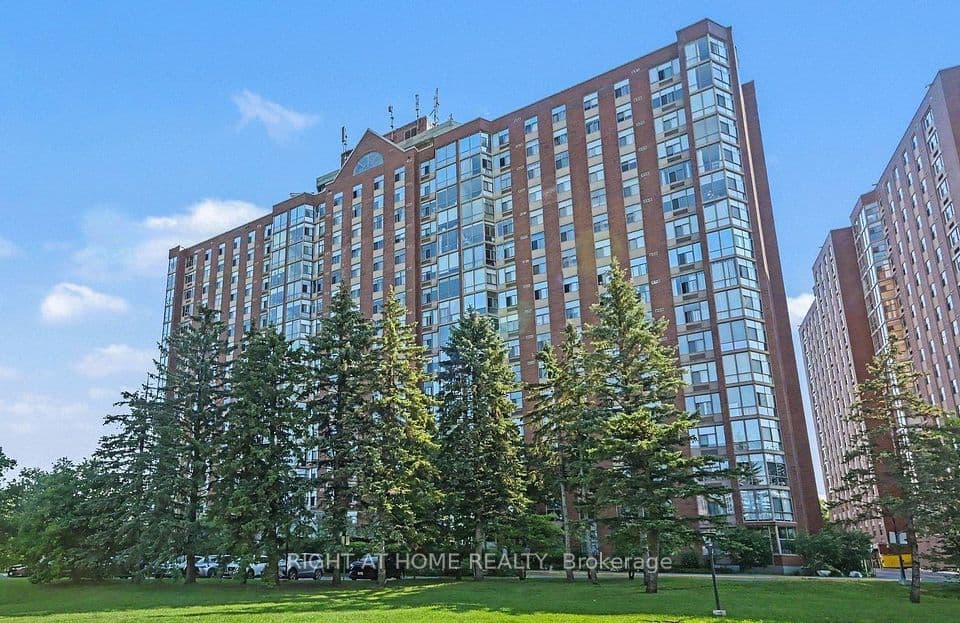 2759 Carousel Crescent N 701, Blossom Park - Airport and Area, ON K1T 2N5 – main photo
