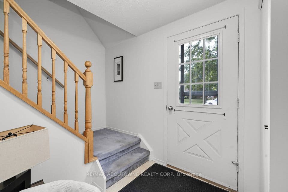 678 S Edinburgh Road S, Guelph, ON N1G 4H8 – photo 3
