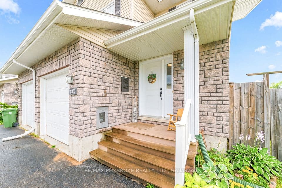 3003 Sandstone Crescent, Petawawa, ON K8H 0B2 – photo 2