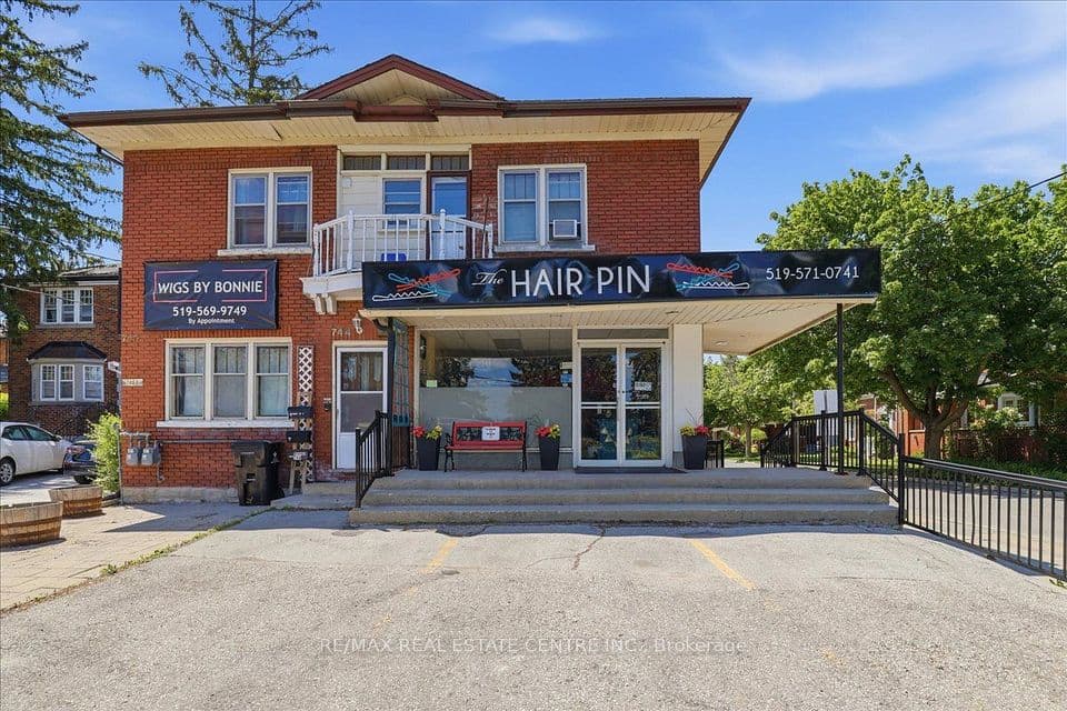 744 Queen Street S, Kitchener, ON N2M 1A4 – main photo