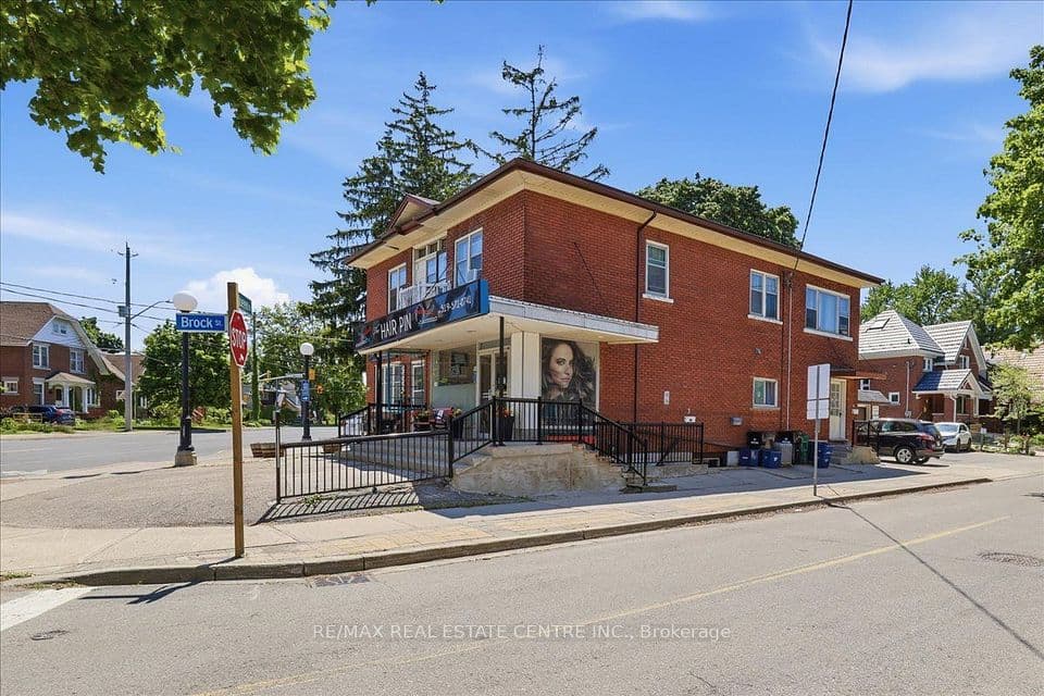 744 Queen Street S, Kitchener, ON N2M 1A4 – photo 3