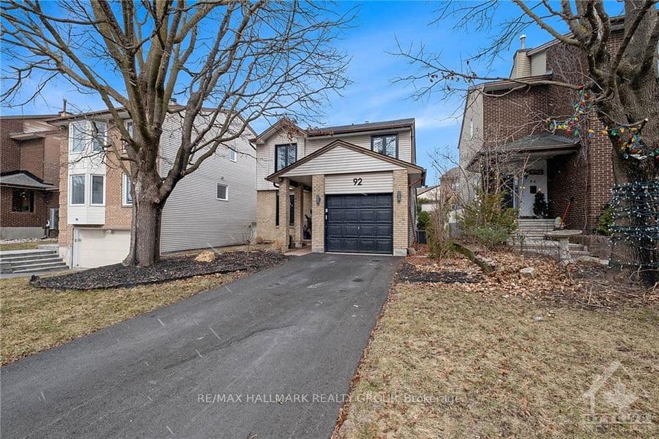 92 GILLESPIE Crescent, Hunt Club - Windsor Park Village and Area, ON K1V 0J2 – photo 2