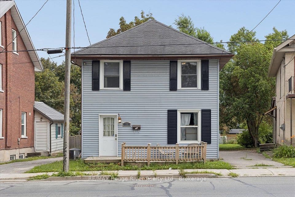 79 Parkhill Road W, Peterborough, ON K9H 3G7 – photo 2