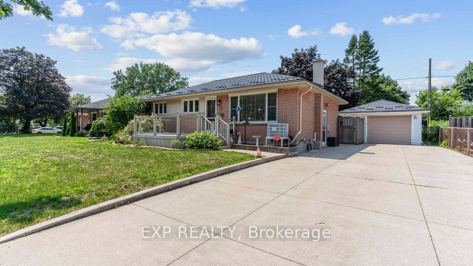 295 Tweedsmuir Avenue, London East, ON N5W 1L5 – main photo