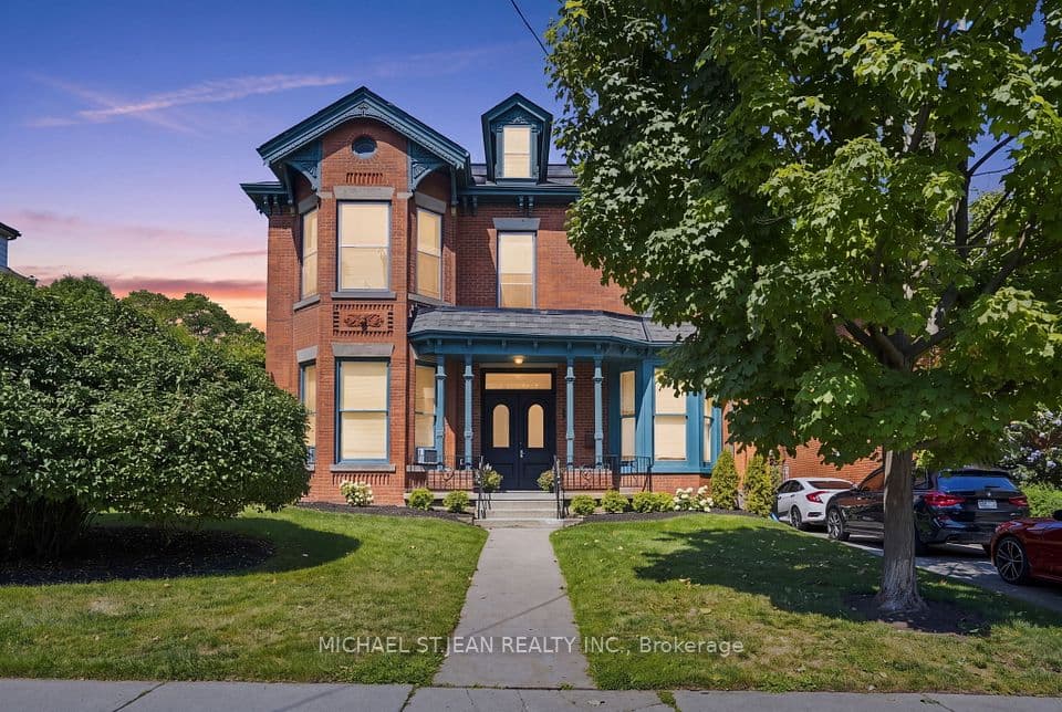 132 Emerald Street S, Hamilton, ON L8N 2V5 – main photo