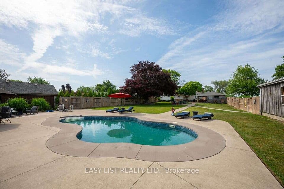 710 Seacliff Drive, Kingsville, ON N9Y 2K7 – photo 3