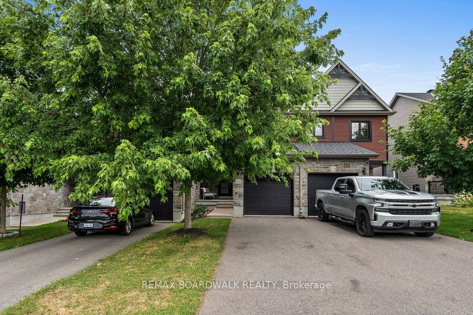 1152 Docteur Corbeil Boulevard, Clarence-Rockland, ON K4K 0G9 – main photo