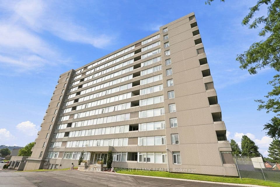 40 Harrisford Street 904, Hamilton, ON L8K 6N1 – main photo