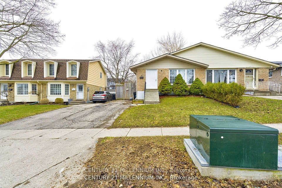 15 Northview Heights Drive, Cambridge, ON N1R 6Z9 – main photo