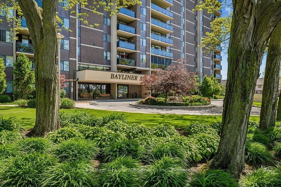 301 Frances Avenue 709, Hamilton, ON L8E 3W6 – photo 2