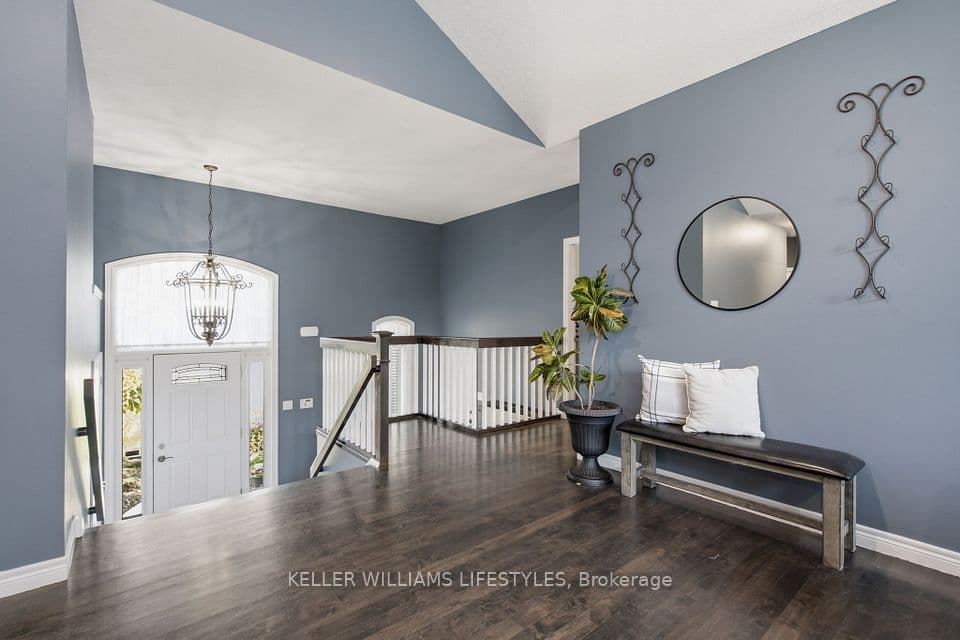 553 Juliana Drive, Strathroy-Caradoc, ON N0L 1W0 – photo 3