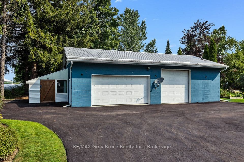 21571 Grey Rd 16 Road E, Georgian Bluffs, ON N0H 2N0 – photo 2