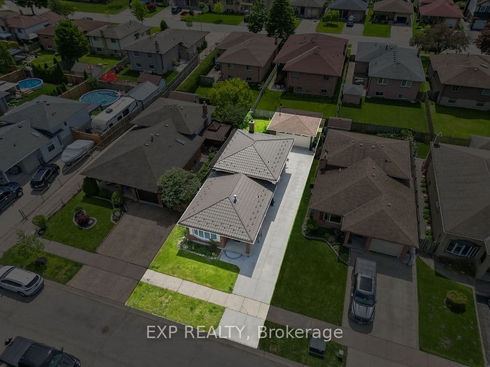 56 Classic Crescent, London East, ON N5W 5T8 – photo 2