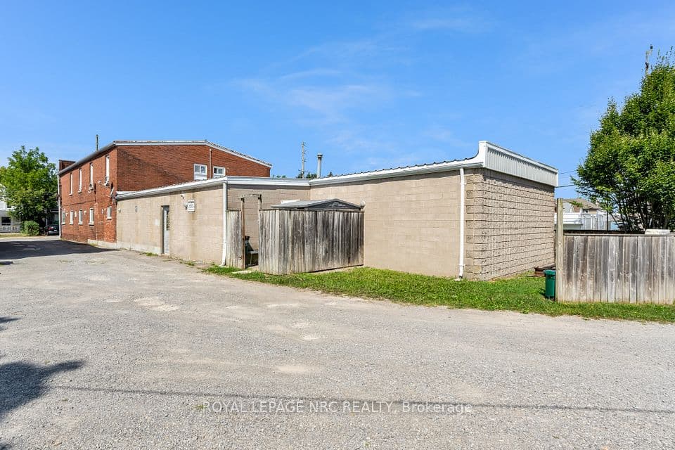 192 Burgar Street, Welland, ON L3B 2T4 – photo 2