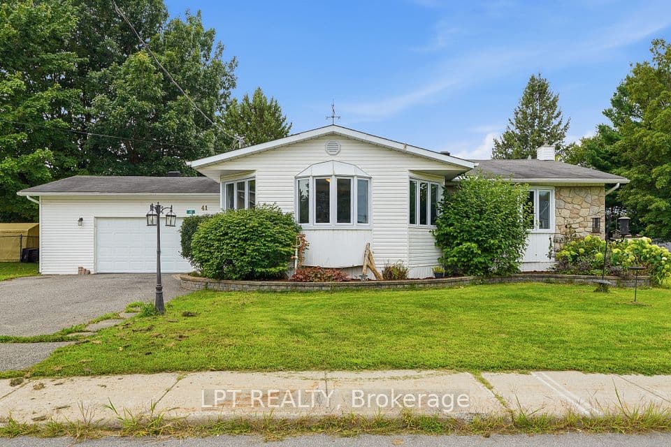 41 St Polycarp Street, North Stormont, ON K0C 1W0 – main photo