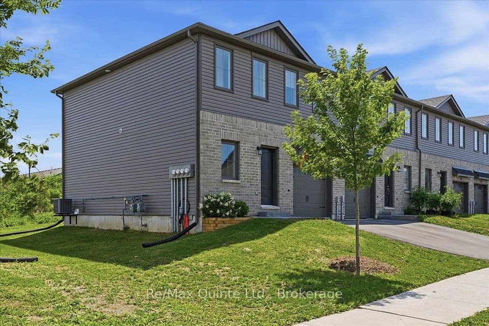 36 Campbell Crescent, Prince Edward County, ON K0K 2T0 – photo 2
