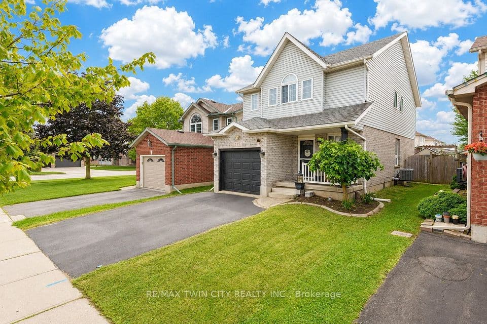 135 Cotton Grass Street, Kitchener, ON N2E 3T5 – main photo