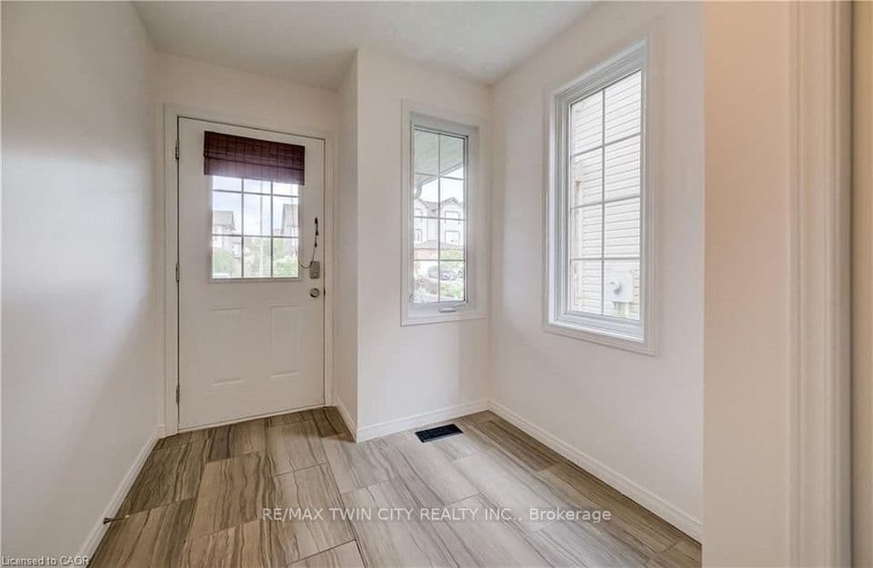 67 CHANTILLY Street, Kitchener, ON N2R 1V3 – photo 3