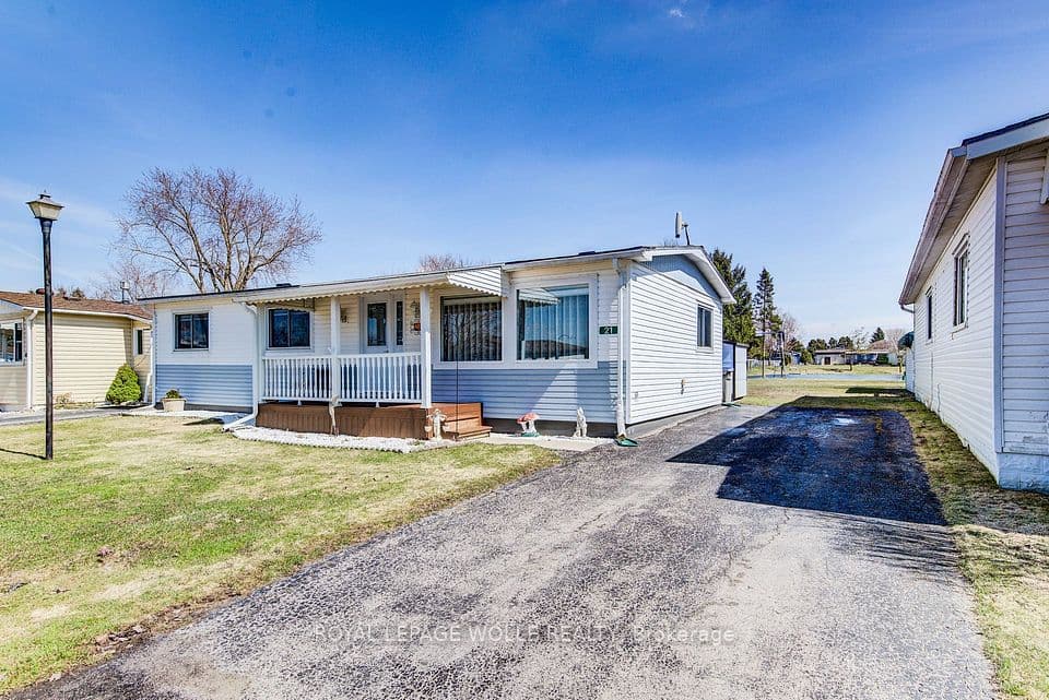 21 Fairview Crescent, North Perth, ON N4W 3G8 – main photo