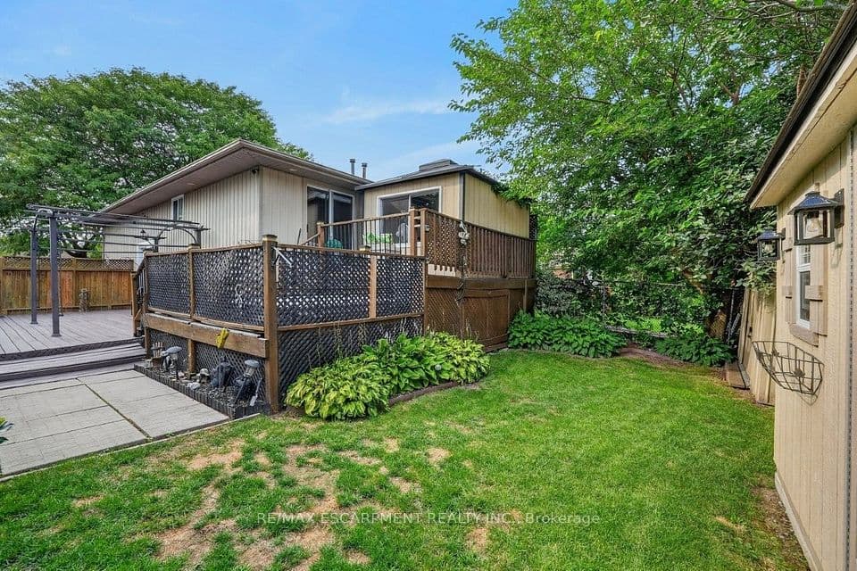 14 Woodeden Road, Grimsby, ON L3M 4N4 – photo 3