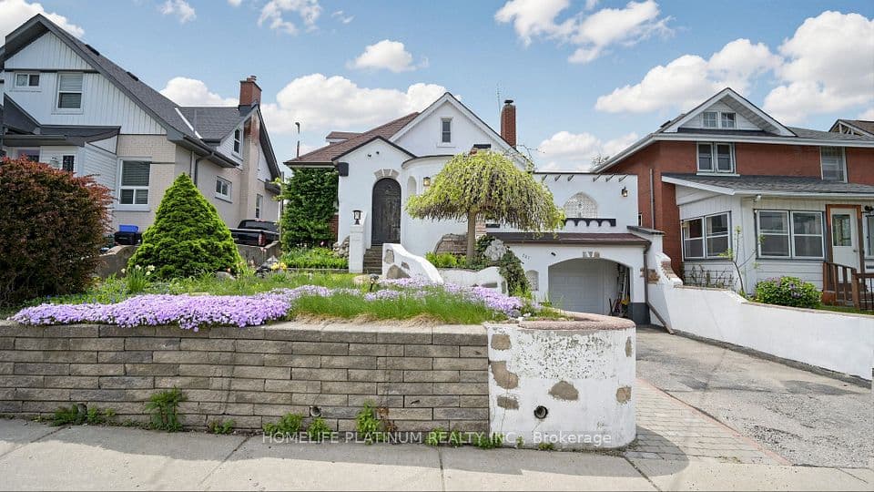 287 Courtland Avenue E, Kitchener, ON N2G 2V8 – main photo