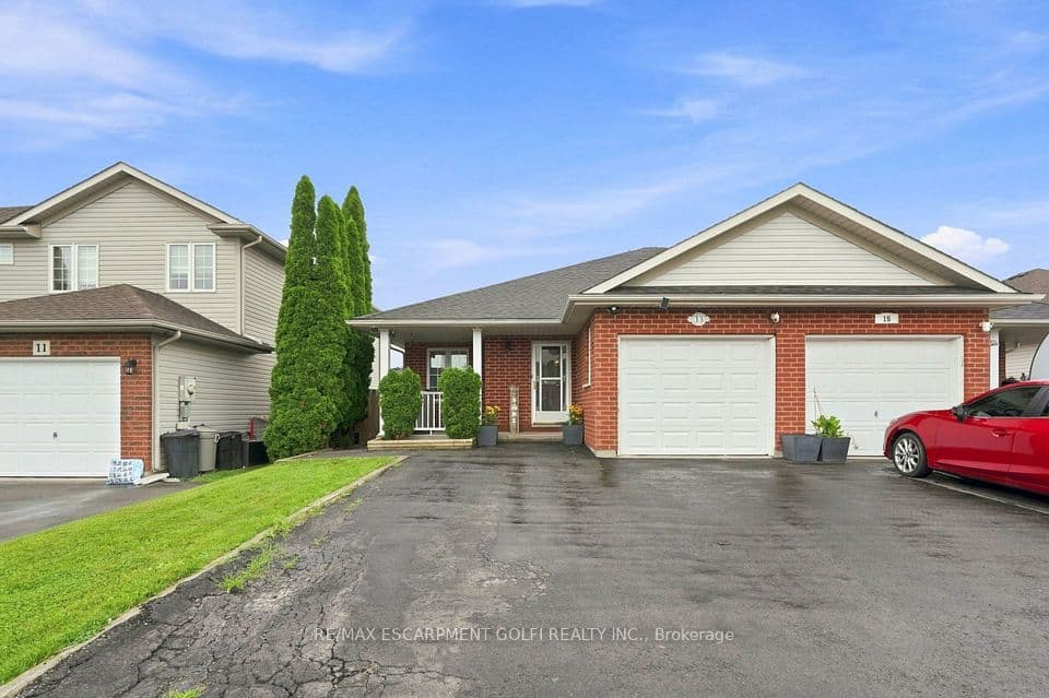 13 Golden Acres Drive, West Lincoln, ON L0R 2A0 – main photo