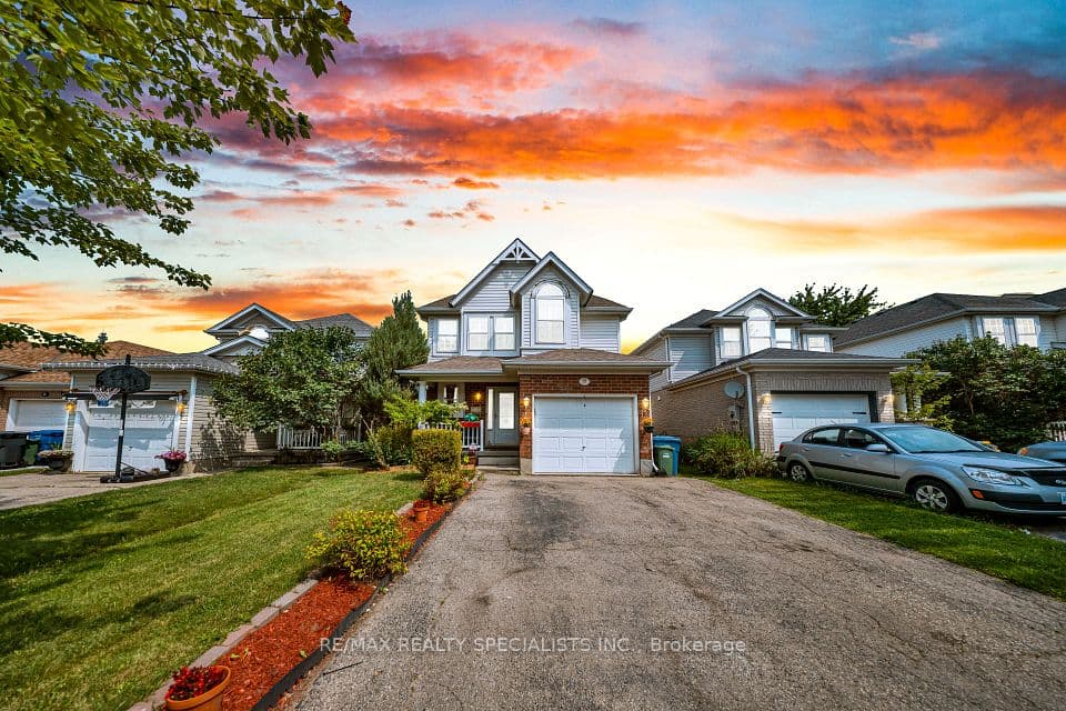 17 Buckthorn Crescent W, Guelph, ON N1E 7C3 – main photo