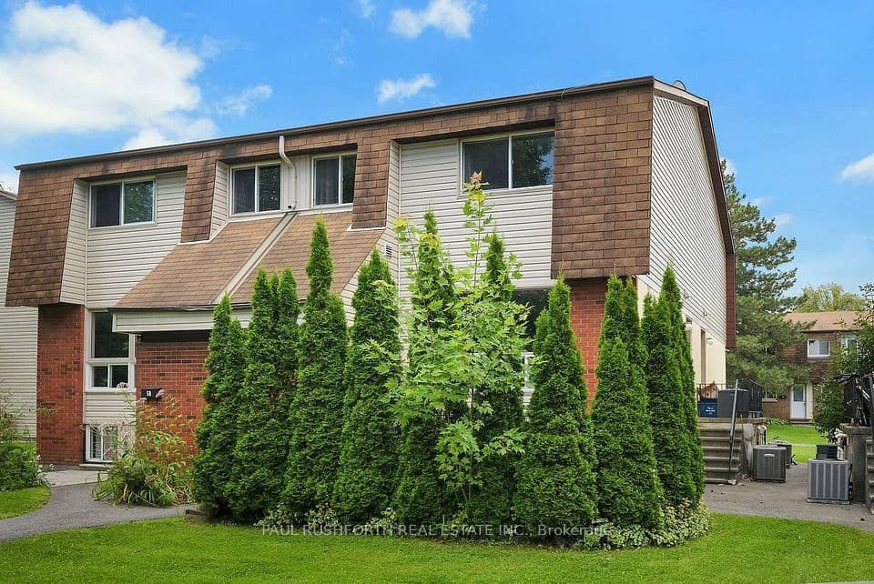 5 Sonnet Crescent D, Bells Corners and South to Fallowfield, ON K2H 8W8 – photo 2