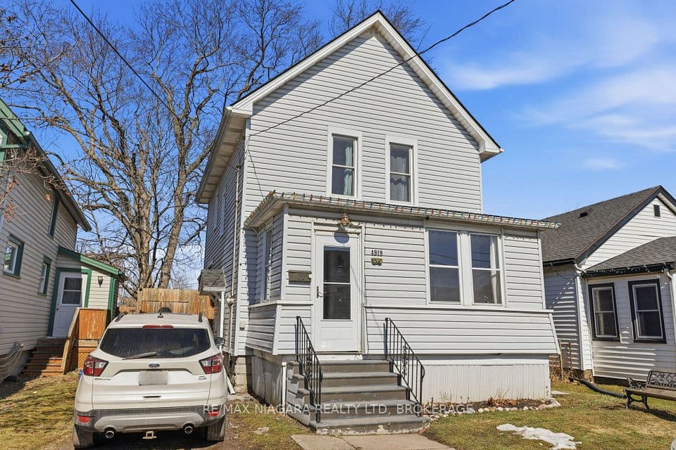4919 Huron Street, Niagara Falls, ON L2E 2J4 – main photo