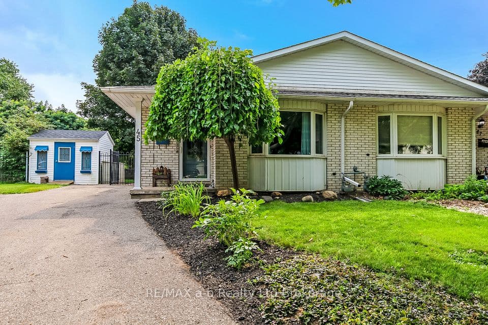 45 Carlyle Place, Kitchener, ON N2P 1R6 – main photo