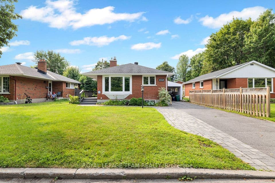 2349 Edwin Crescent, Parkway Park - Queensway Terrace S and Area, ON K2C 1H8 – photo 2