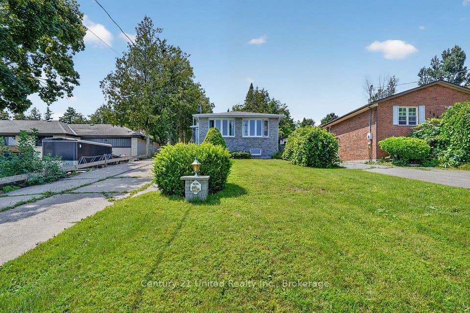 1696 Applewood Crescent, Peterborough, ON K9K 1N4 – main photo