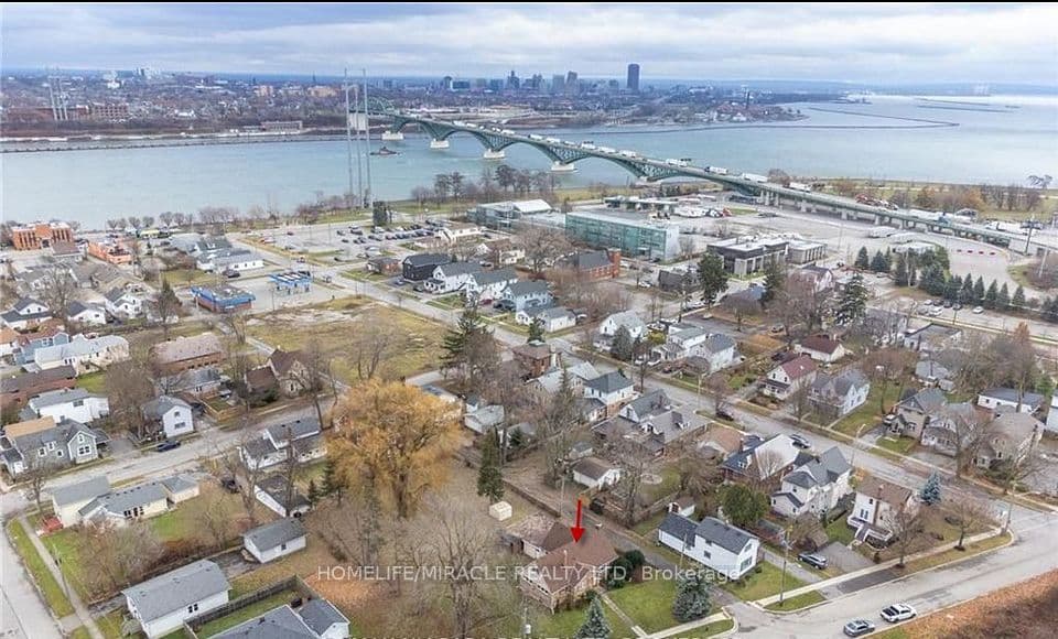 17 Goderich Street, Fort Erie, ON L2A 3M3 – photo 2