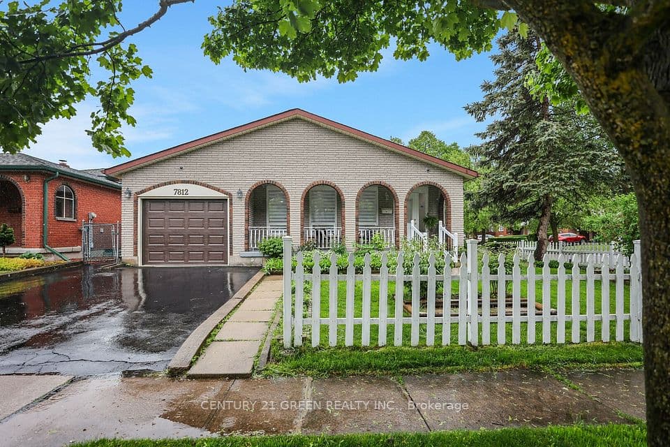 7812 Badger Road, Niagara Falls, ON L2H 2J5 – main photo