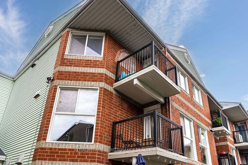 6 Omeara Street 3, West Centre Town, ON K1Y 4T1 – photo 2