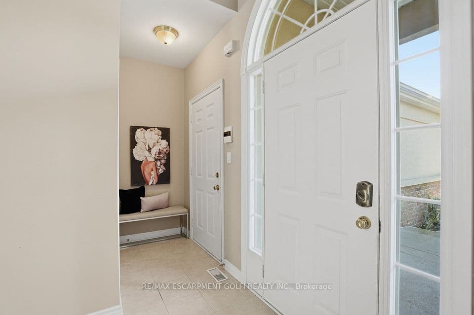 58 Glendale Avenue 12, St. Catharines, ON L2T 2J3 – photo 3