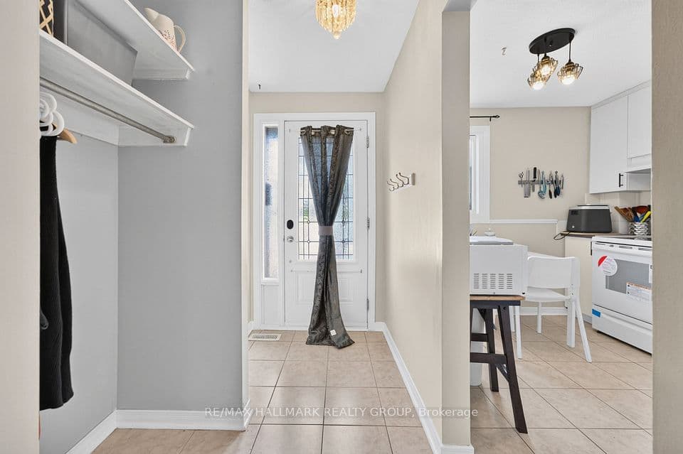 7009 Bilberry Drive, Orleans - Convent Glen and Area, ON K1C 2C2 – photo 2