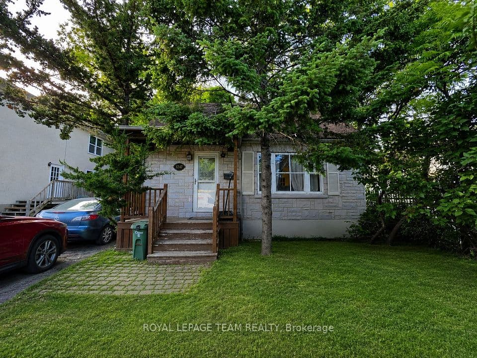 1247 Summerville Avenue, Carlington - Central Park, ON K1Z 8G6 – main photo