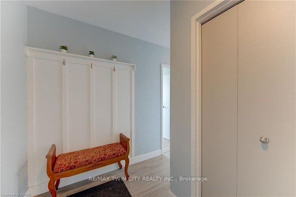 24 MIDLAND Drive 403, Kitchener, ON N2A 2A8 – photo 3
