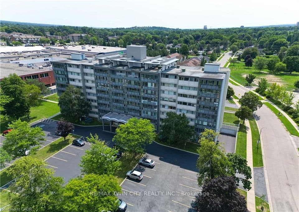 24 MIDLAND Drive 403, Kitchener, ON N2A 2A8 – main photo