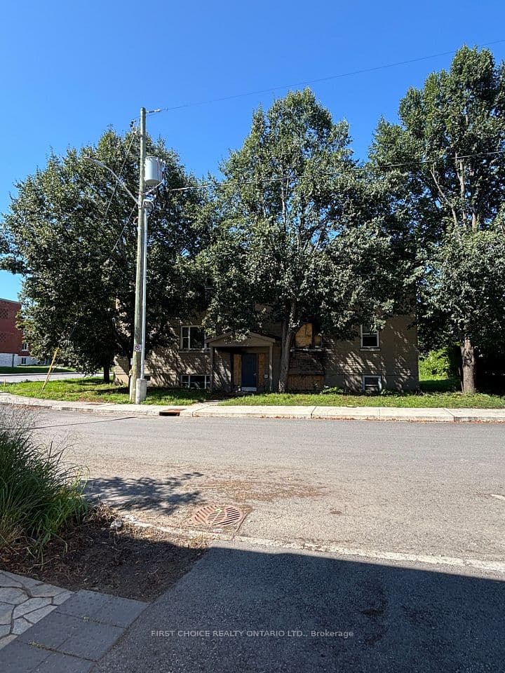 255 St Denis Street, Vanier and Kingsview Park, ON K1L 5J6 – photo 2