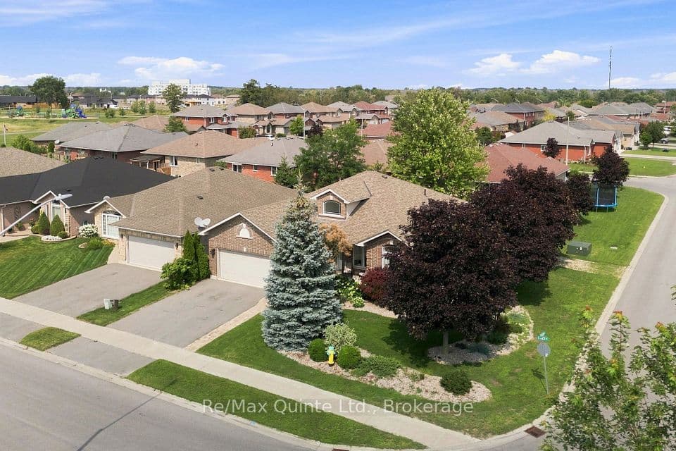31 Essex Drive, Belleville, ON K8N 0M9 – photo 2