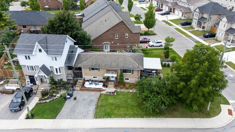 23 Moffatt Street, St. Catharines, ON L2P 2L4 – photo 2