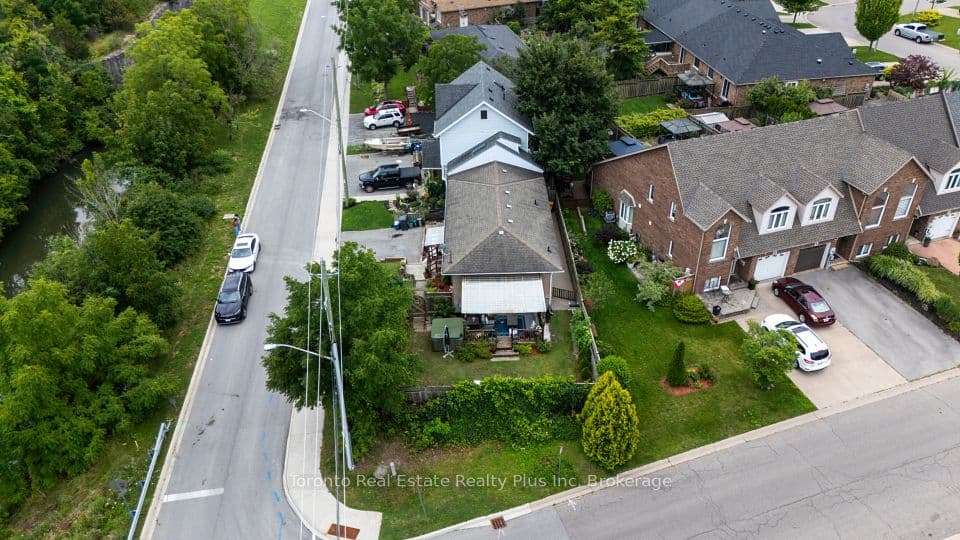 23 Moffatt Street, St. Catharines, ON L2P 2L4 – photo 3